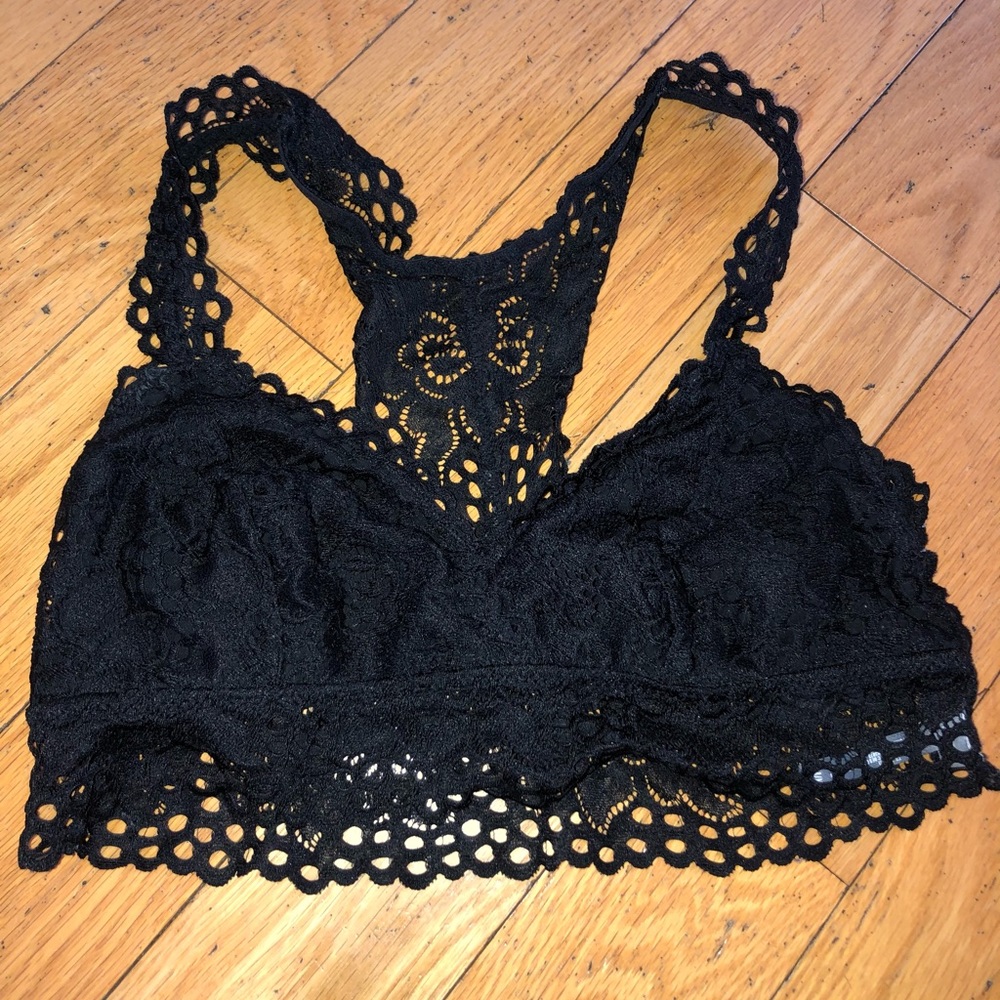 🦋American eagle black bralette